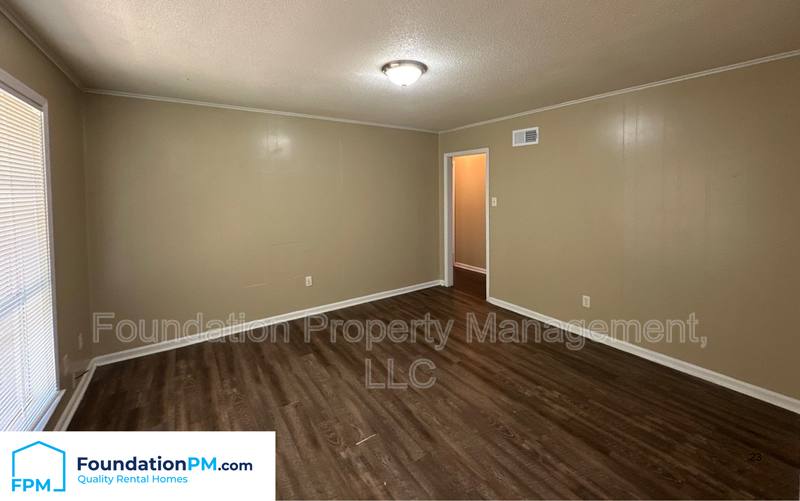 House for rent at 2574 Saint Elmo Ave, Memphis, TN 38127