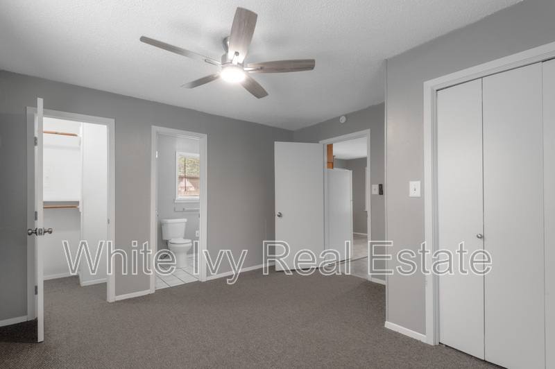 Apartment for rent at 700 Gray St #2, Huntsville, TX 77320