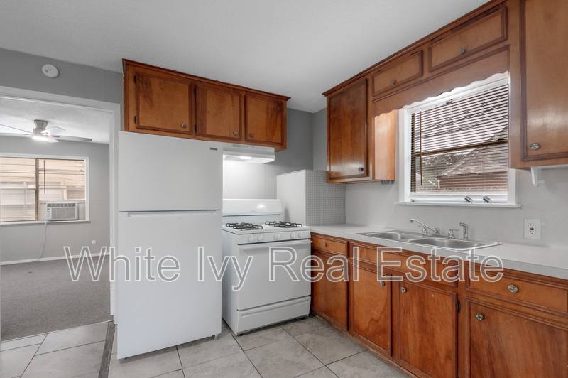 Apartment for rent at 700 Gray St #2, Huntsville, TX 77320