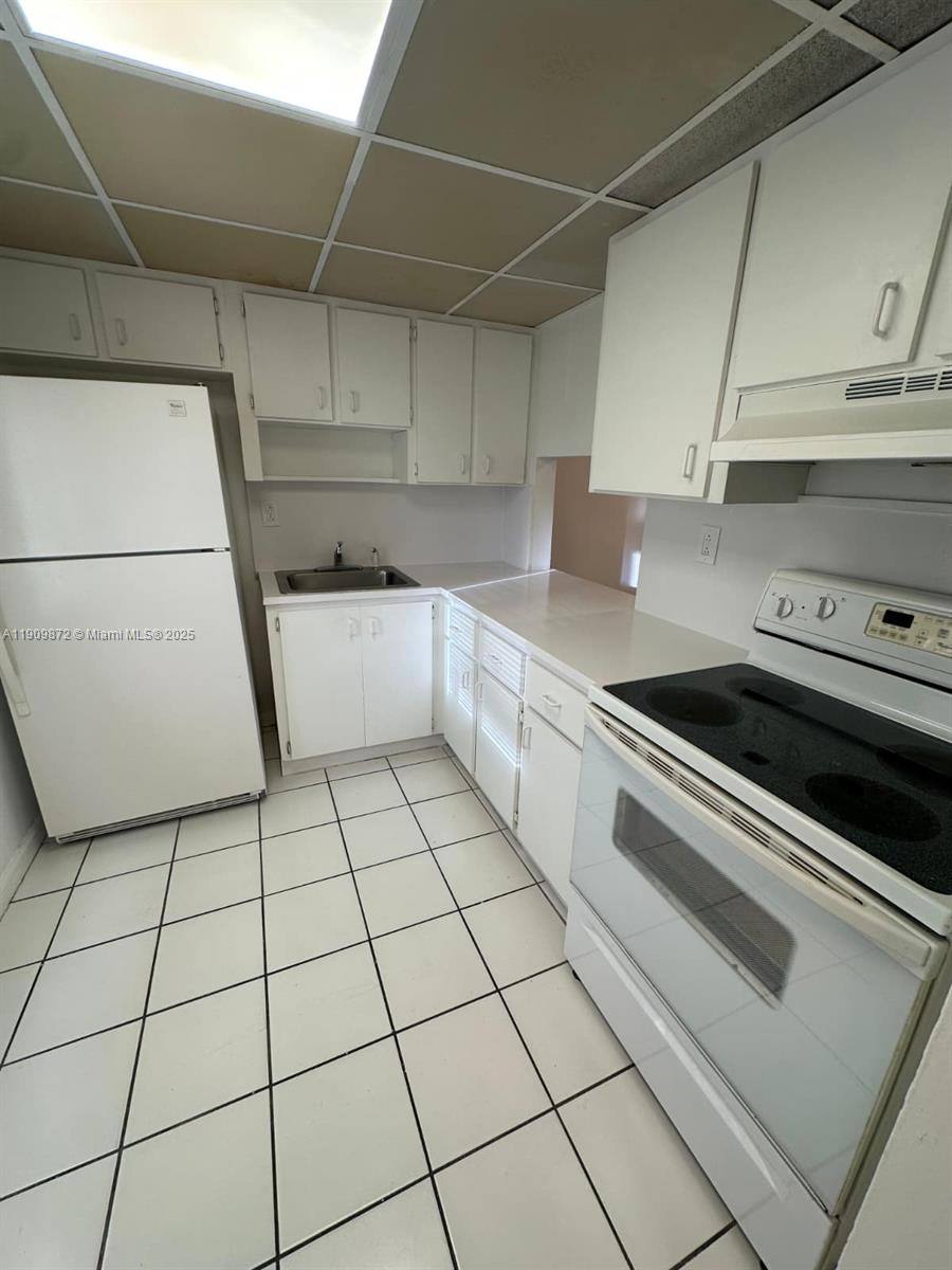 Apartment for rent at 505 NW 177th St, Miami, FL 33169