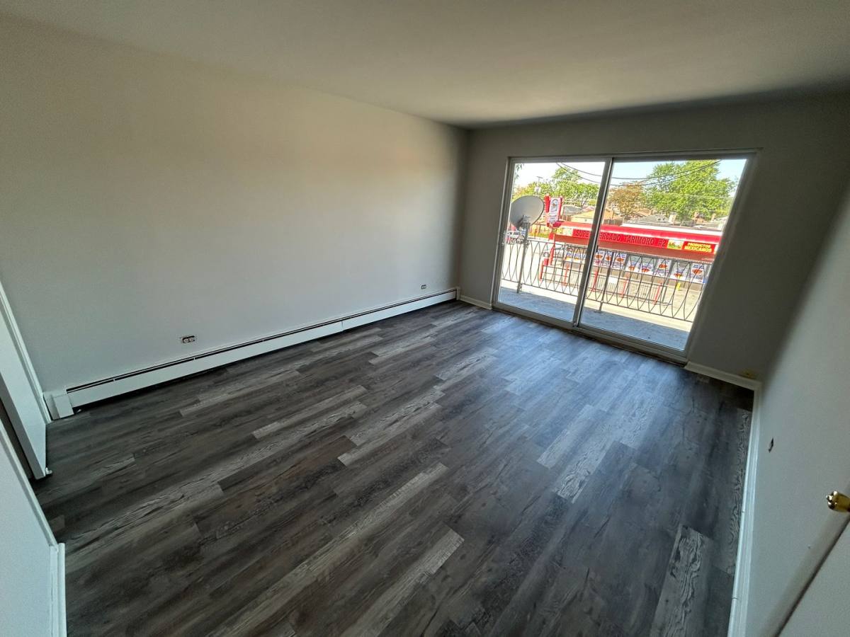 Apartment for rent at 14507 Torrence Ave, Chicago, IL 60633