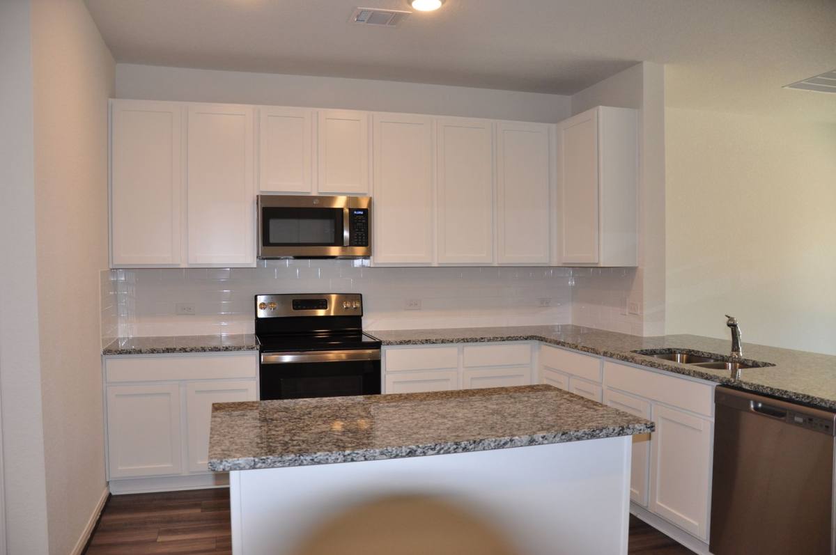 House for rent at 504 Lt Rusty Dr, Jarrell, TX 76537