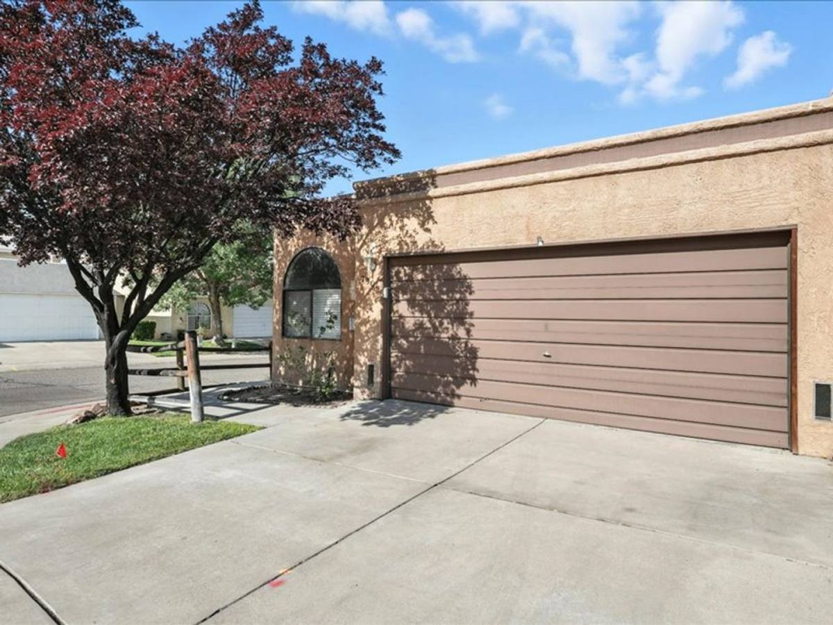 House for rent at 7901 Cockatoo Lane NE, Albuquerque, NM 87109