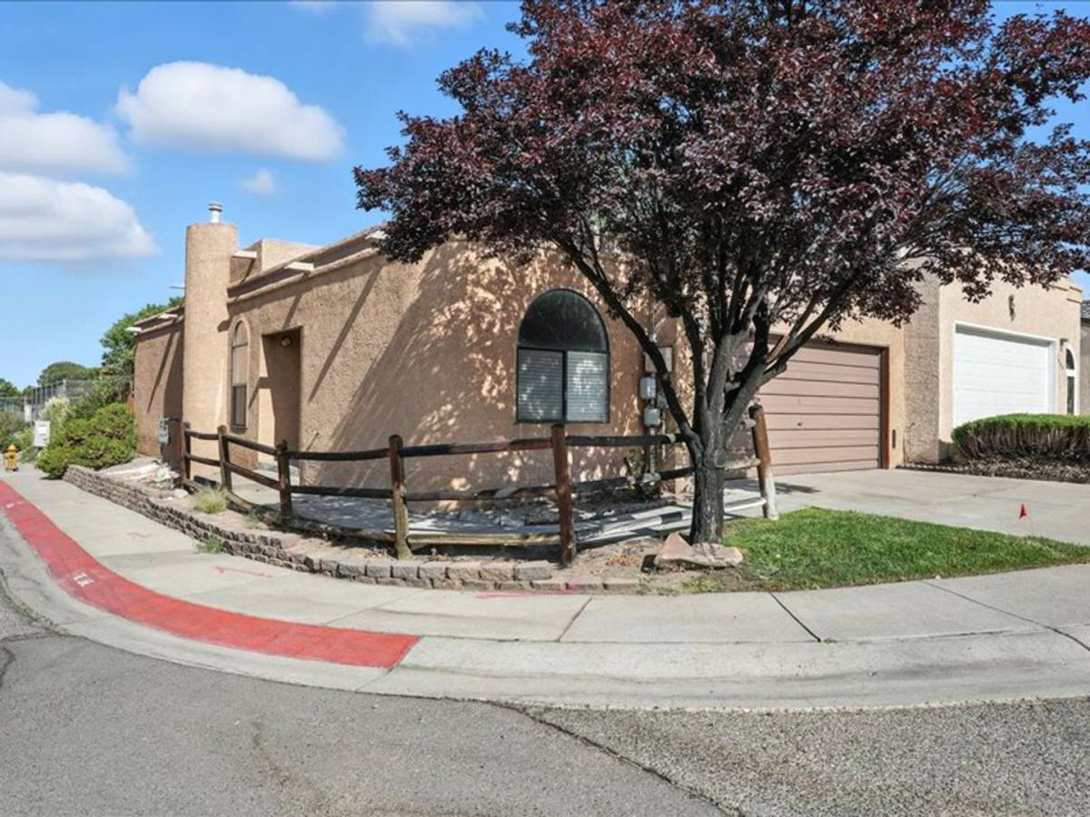 House for rent at 7901 Cockatoo Lane NE, Albuquerque, NM 87109