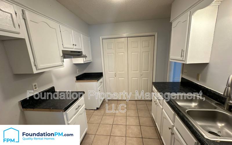 House for rent at 3892 Oak Branch Circle W, Memphis, TN 38135