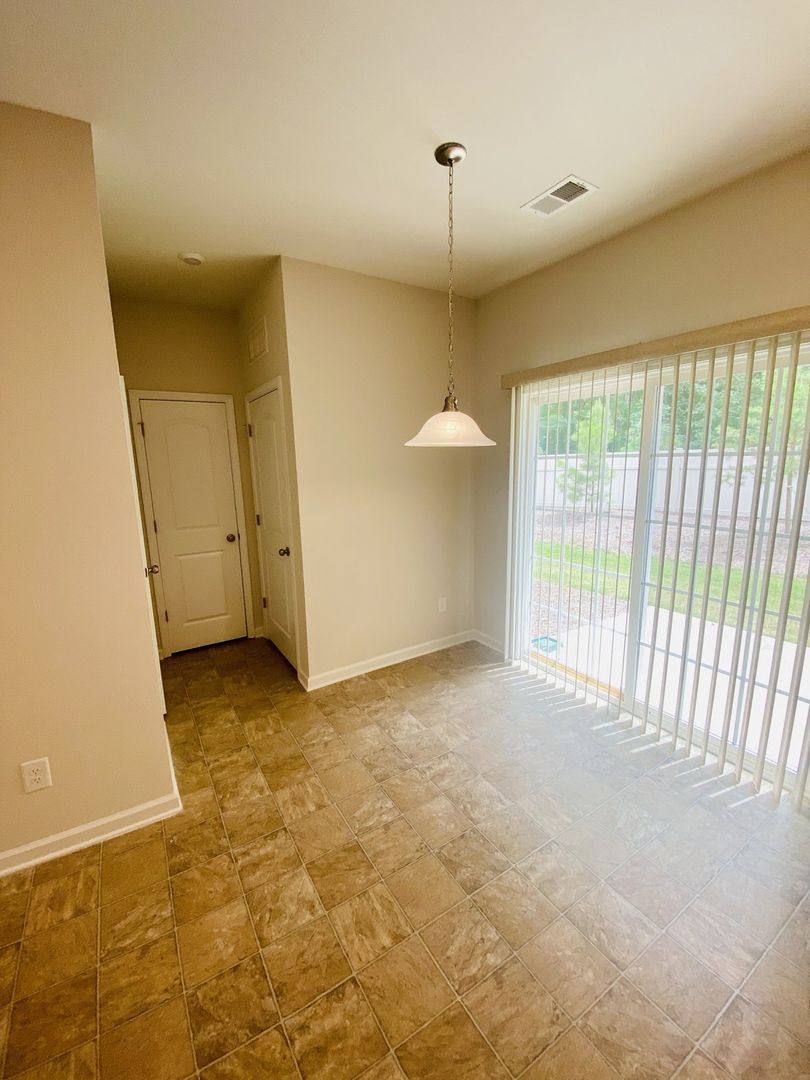 Townhouse for rent at 9213 Grand Valley Dr, Charlotte, NC 28213