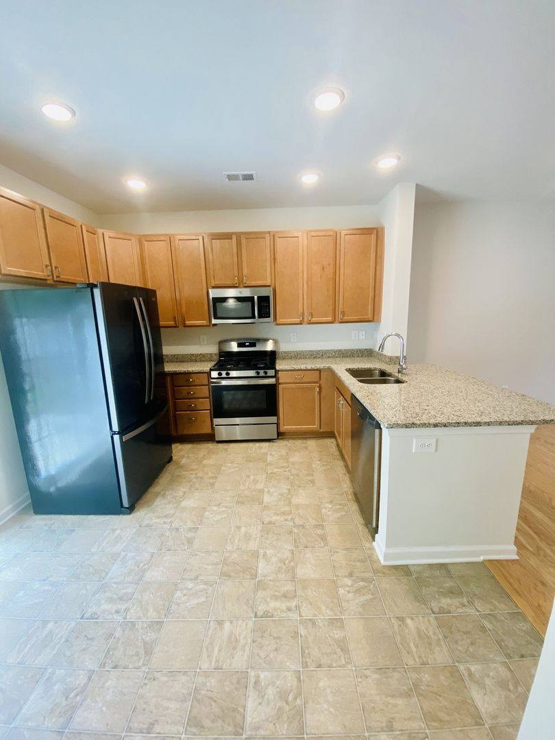 Townhouse for rent at 9213 Grand Valley Dr, Charlotte, NC 28213