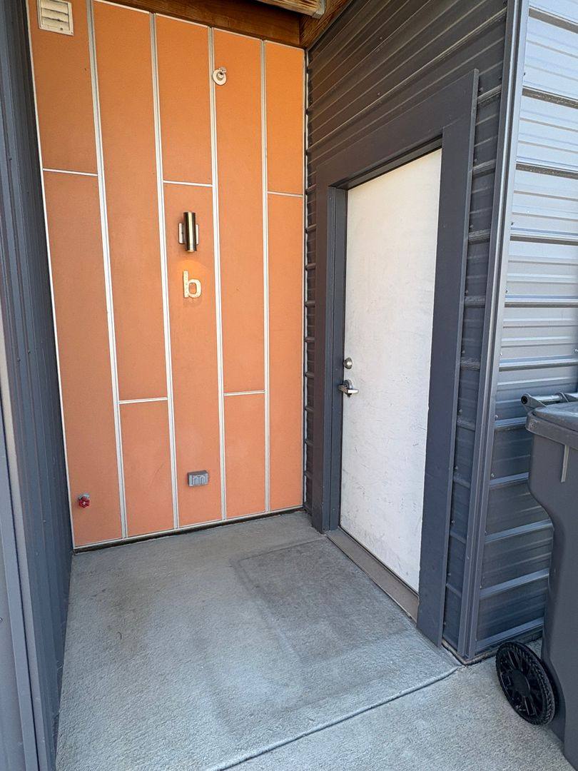 Townhouse for rent at 1318 Shelby St #B, Indianapolis, IN 46203