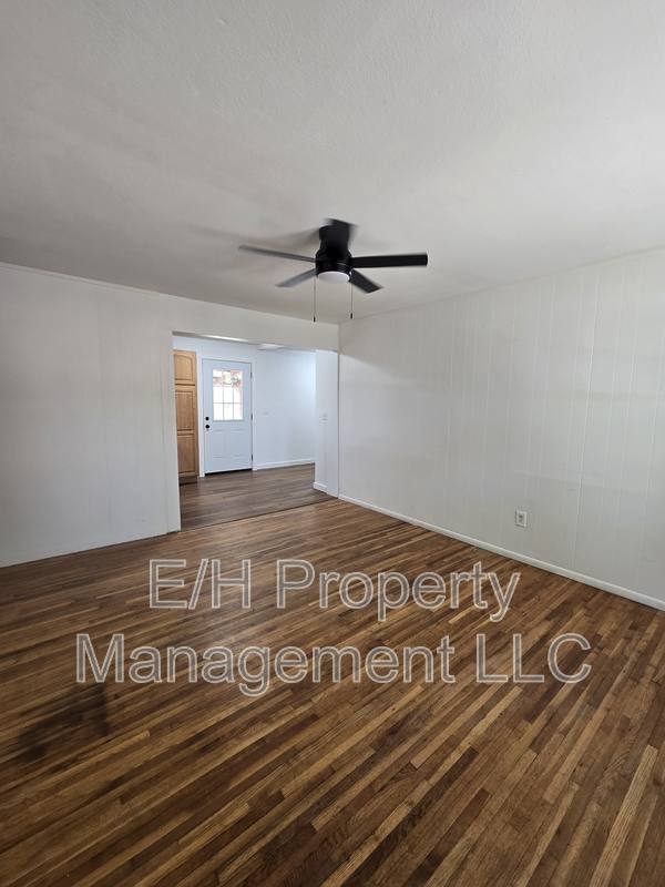 House for rent at 1121 Luther E, Wichita, KS 67216