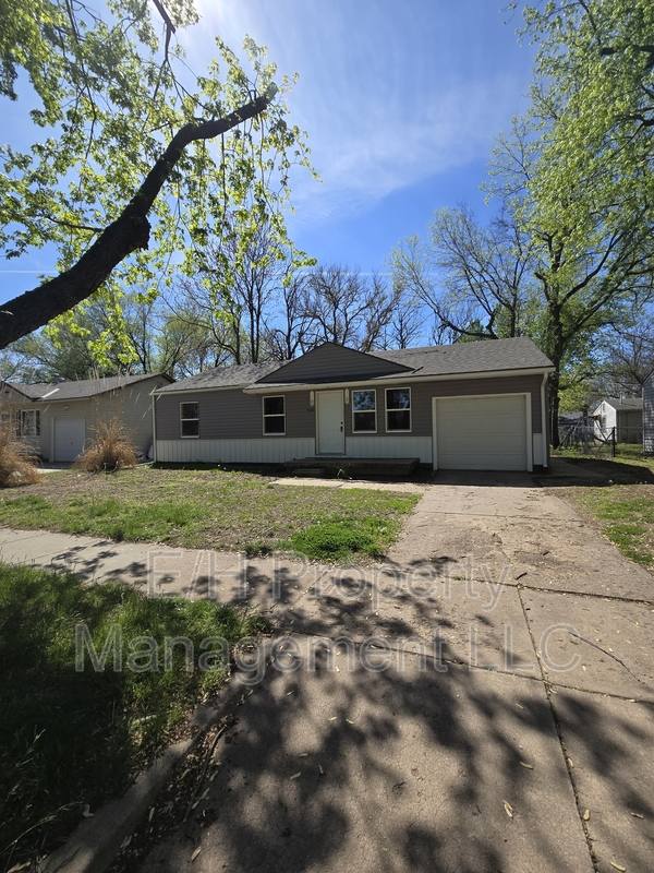House for rent at 1121 Luther E, Wichita, KS 67216