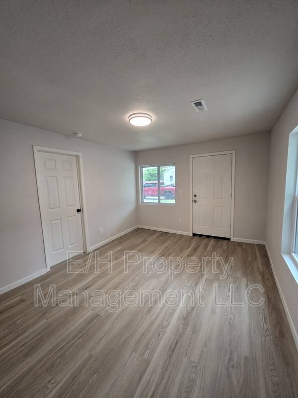 House for rent at 1031 New York St, Wichita, KS 67214
