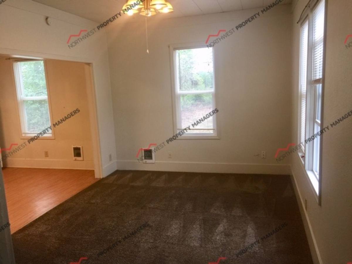 House for rent at 901 NW St Helens Ave, Chehalis, WA 98532