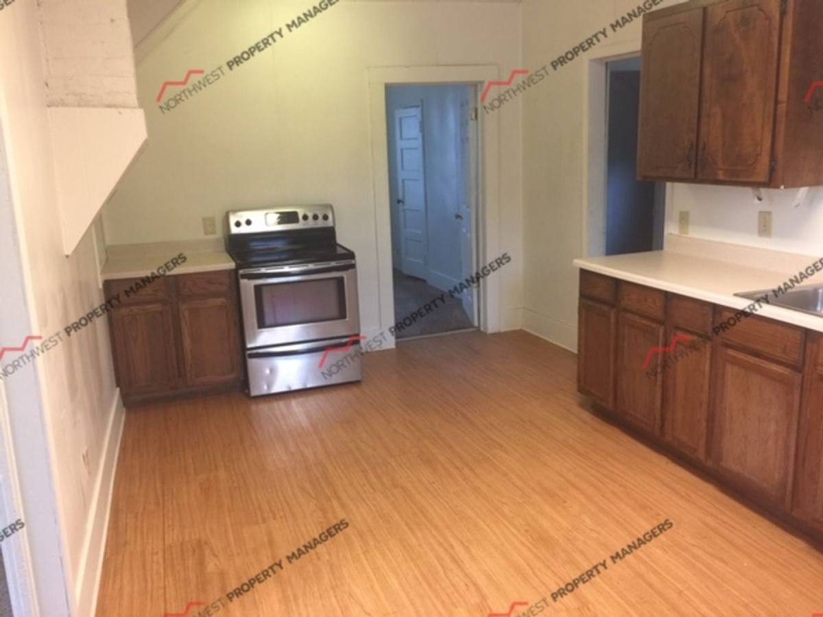 House for rent at 901 NW St Helens Ave, Chehalis, WA 98532