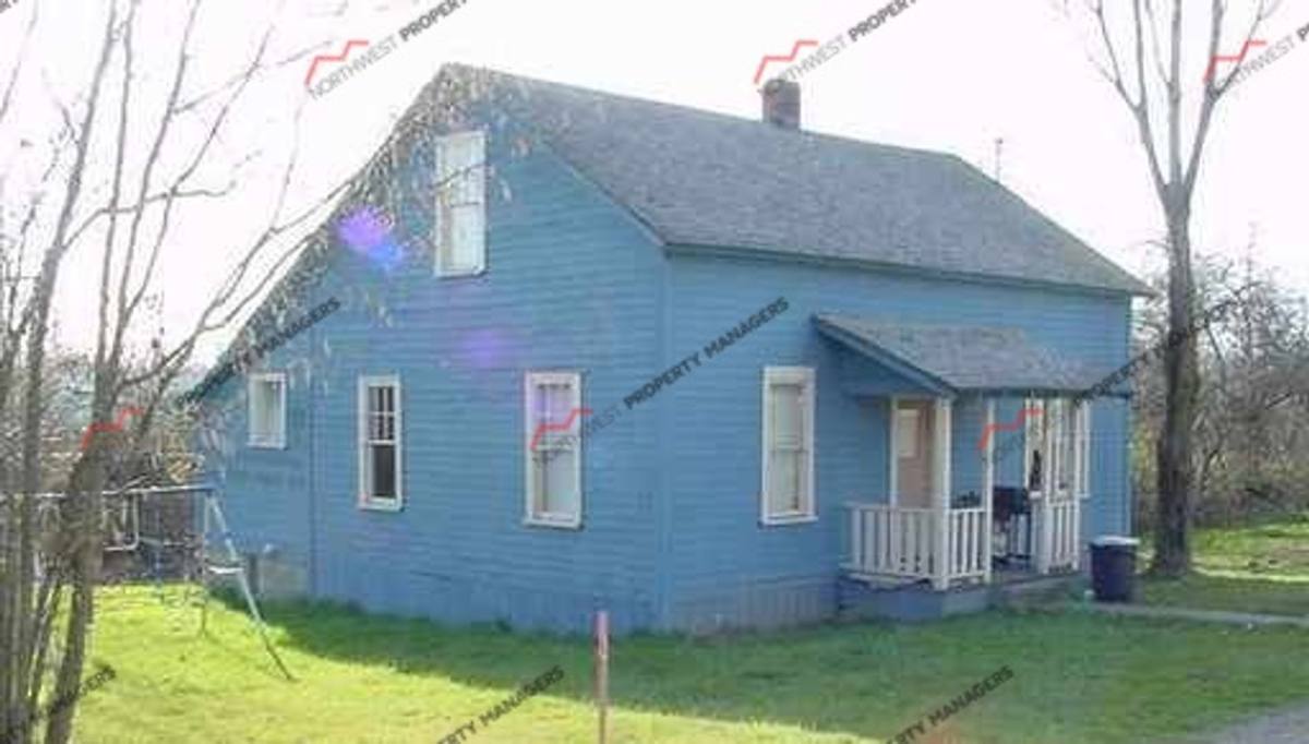 House for rent at 901 NW St Helens Ave, Chehalis, WA 98532