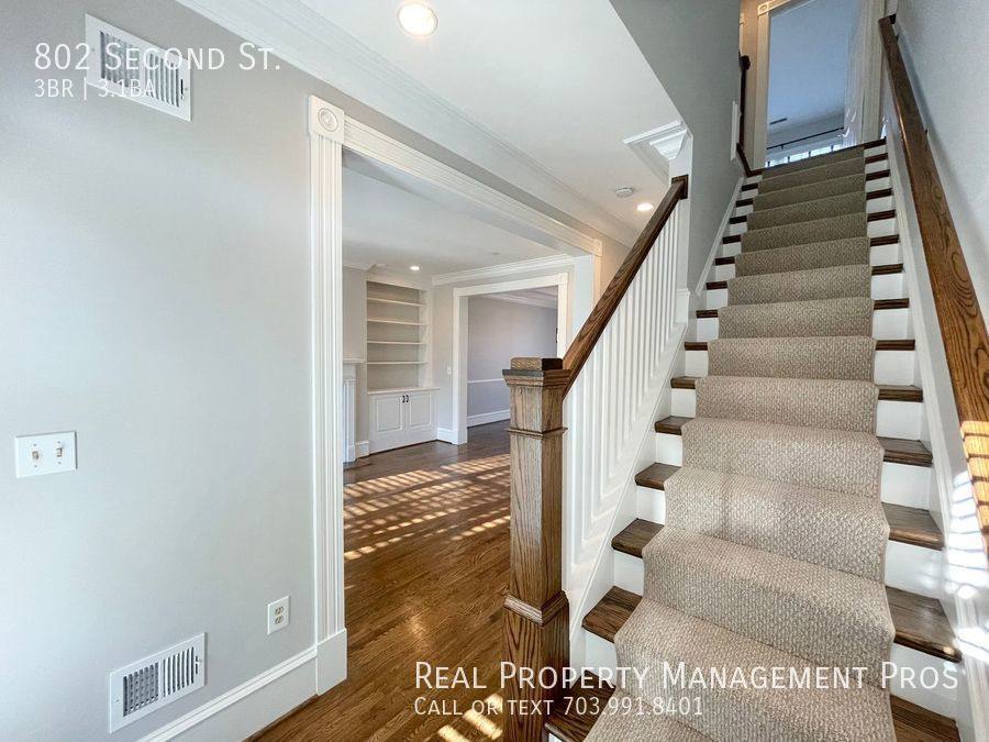 Townhouse for rent at 802 Second St, Alexandria, VA 22314