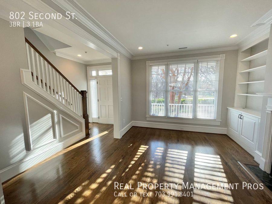 Townhouse for rent at 802 Second St, Alexandria, VA 22314