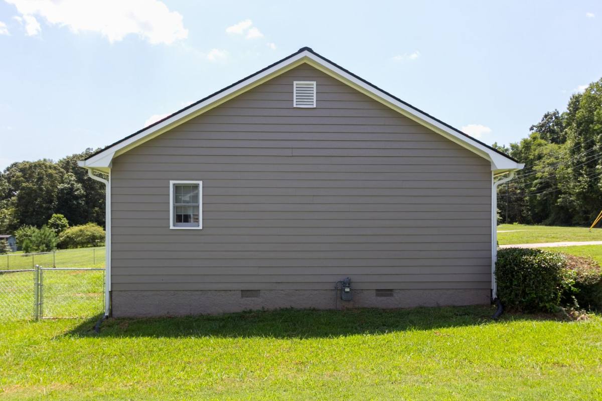 House for rent at 374 McGiboney Rd, Covington, GA 30016