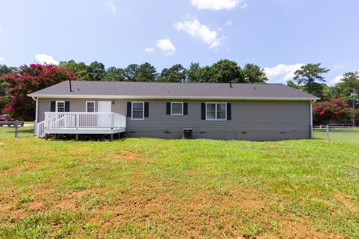 House for rent at 374 McGiboney Rd, Covington, GA 30016