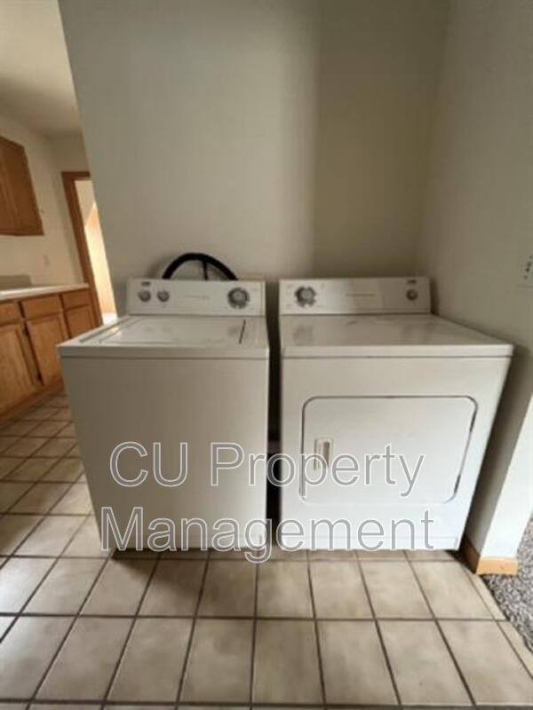 Apartment for rent at 609 W White St #1, Champaign, IL 61820
