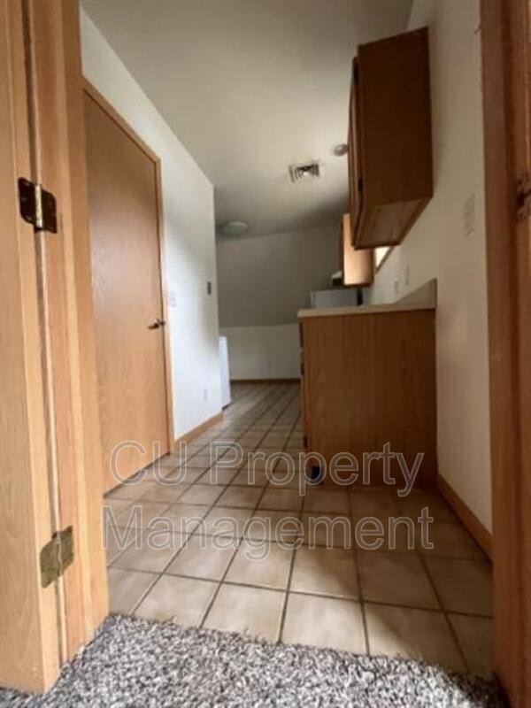 Apartment for rent at 609 W White St #1, Champaign, IL 61820