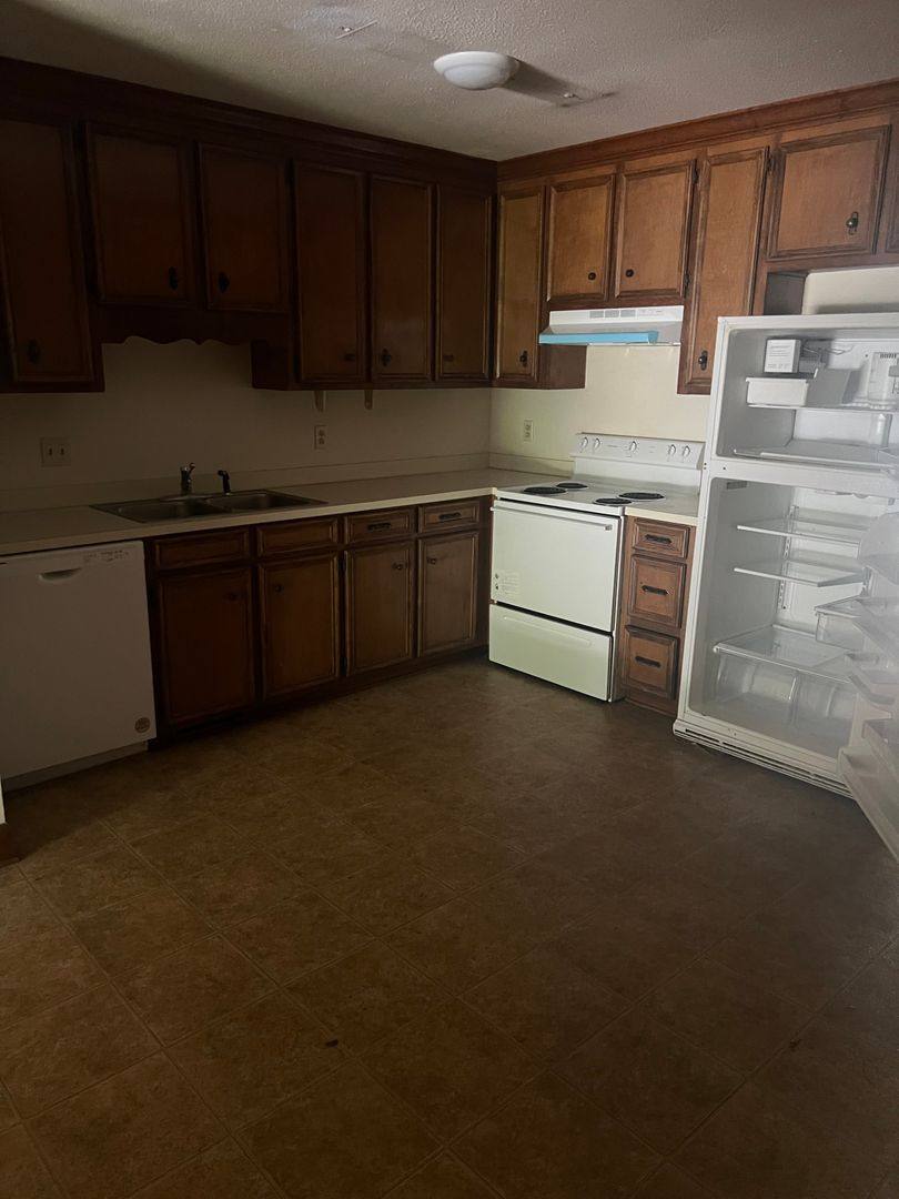 House for rent at 1919 B Buck Lane, Albany, GA 31707