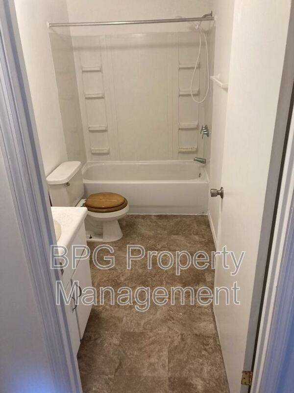 Apartment for rent at 123 Circle Dr #19, White Sulphur Springs, WV 24986