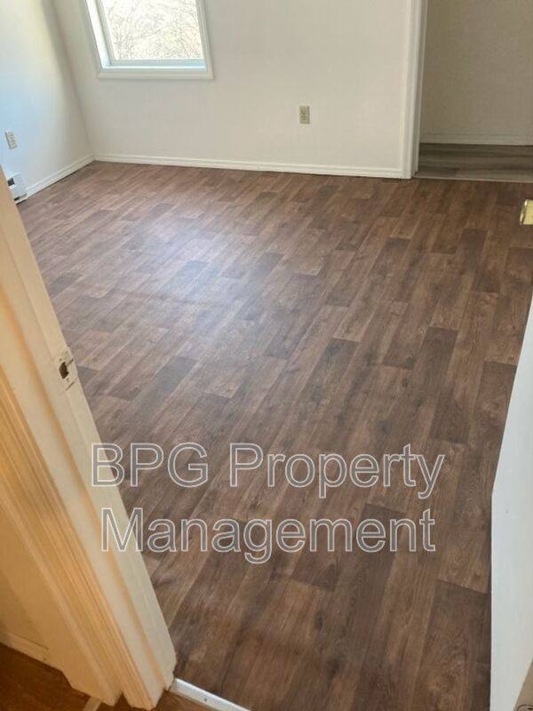 Apartment for rent at 123 Circle Dr #19, White Sulphur Springs, WV 24986