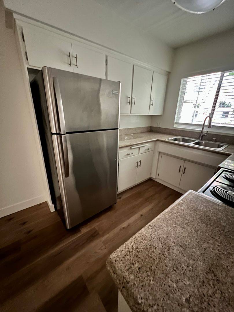 Apartment for rent at 118 S Cordova St, Burbank, CA 91505