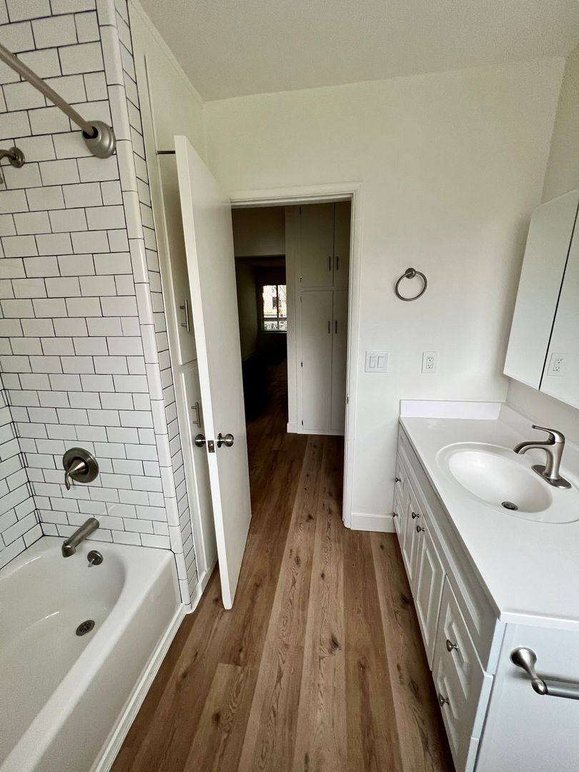 Apartment for rent at 118 S Cordova St, Burbank, CA 91505