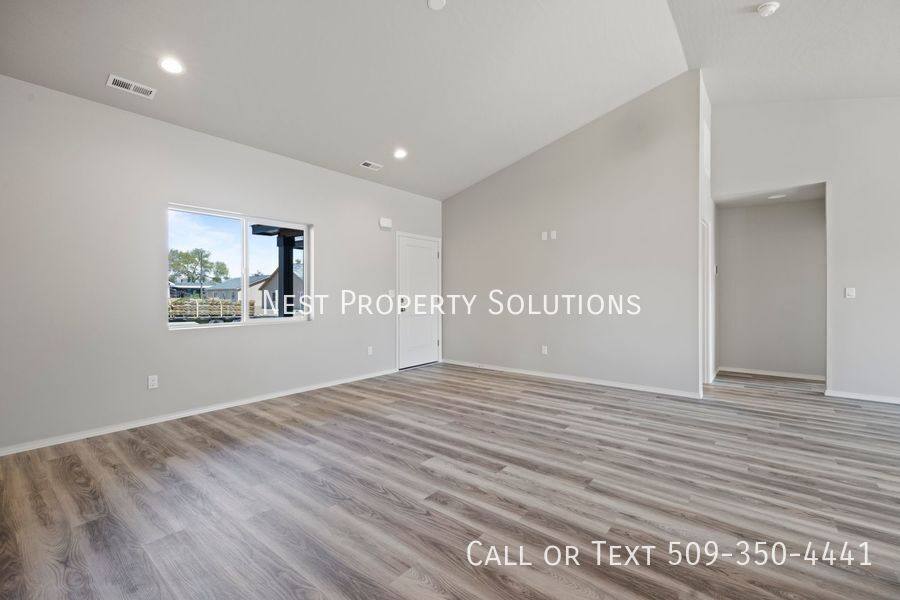 House for rent at 913 N Washington Court, Moses Lake, WA 98837
