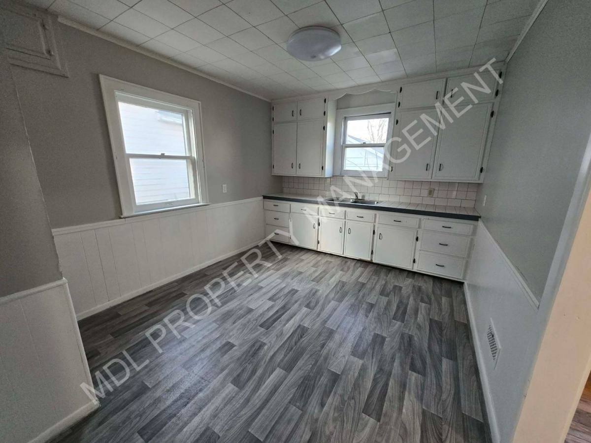 House for rent at 521 Meade St, Saginaw, MI 48602