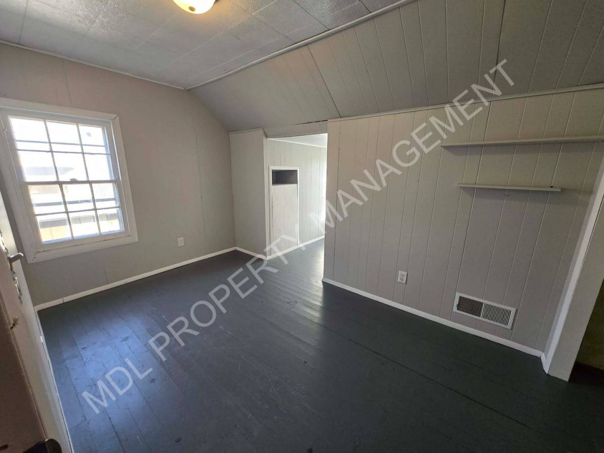 House for rent at 521 Meade St, Saginaw, MI 48602