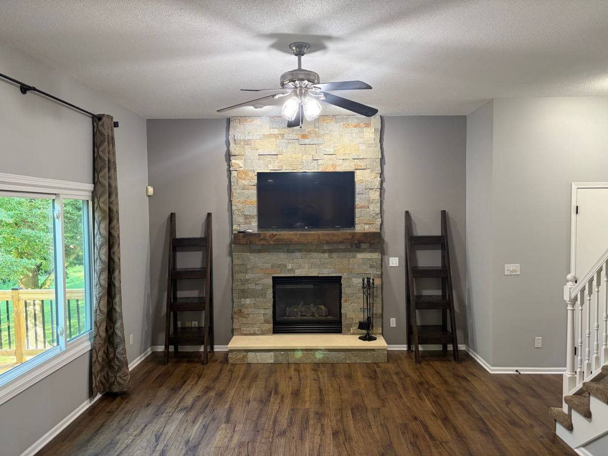 House for rent at 6814 Meadow Court, West Des Moines, IA 50266
