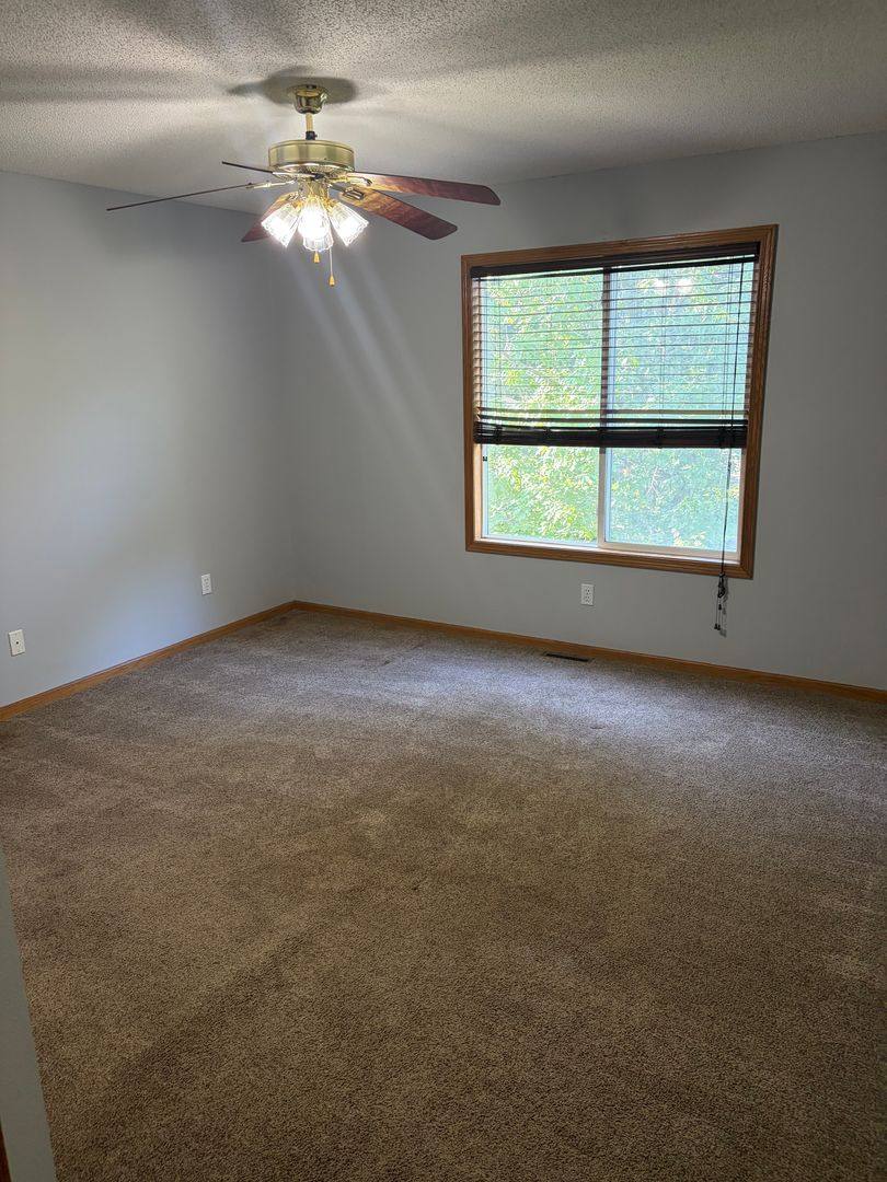 House for rent at 6814 Meadow Court, West Des Moines, IA 50266