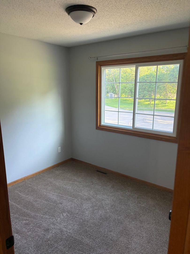 House for rent at 6814 Meadow Court, West Des Moines, IA 50266