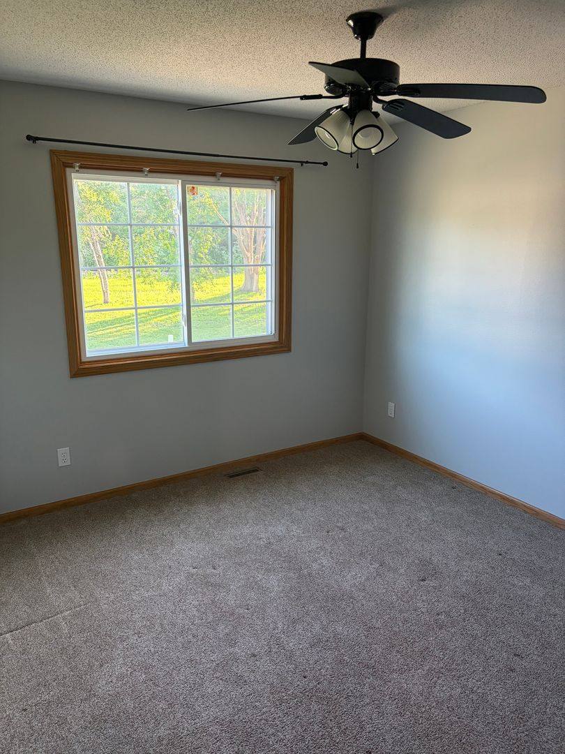 House for rent at 6814 Meadow Court, West Des Moines, IA 50266