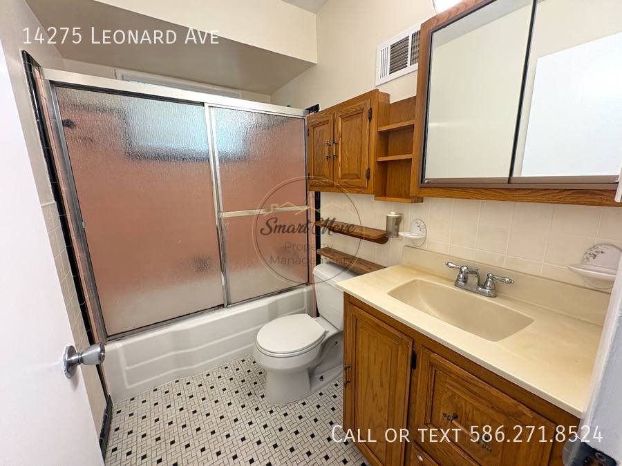 House for rent at 14275 Leonard Ave, Warren, MI 48089