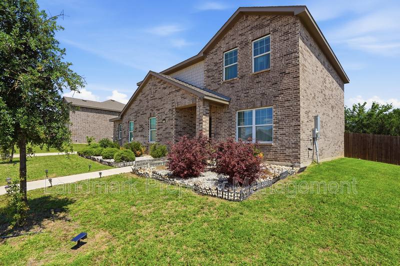 House for rent at 2636 Sagebrush Dr, Red Oak, TX 75154