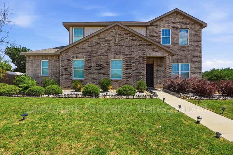 House for rent at 2636 Sagebrush Dr, Red Oak, TX 75154