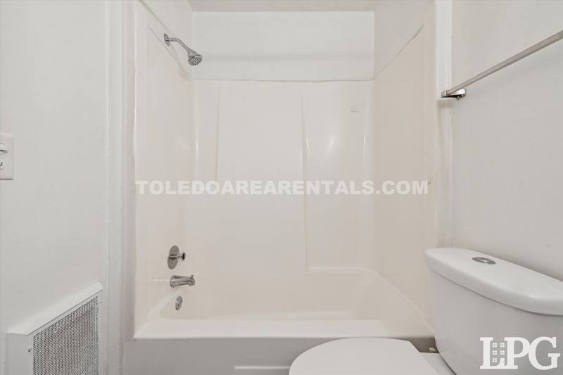 Apartment for rent at 6018 Secor Rd #21, Toledo, OH 43613
