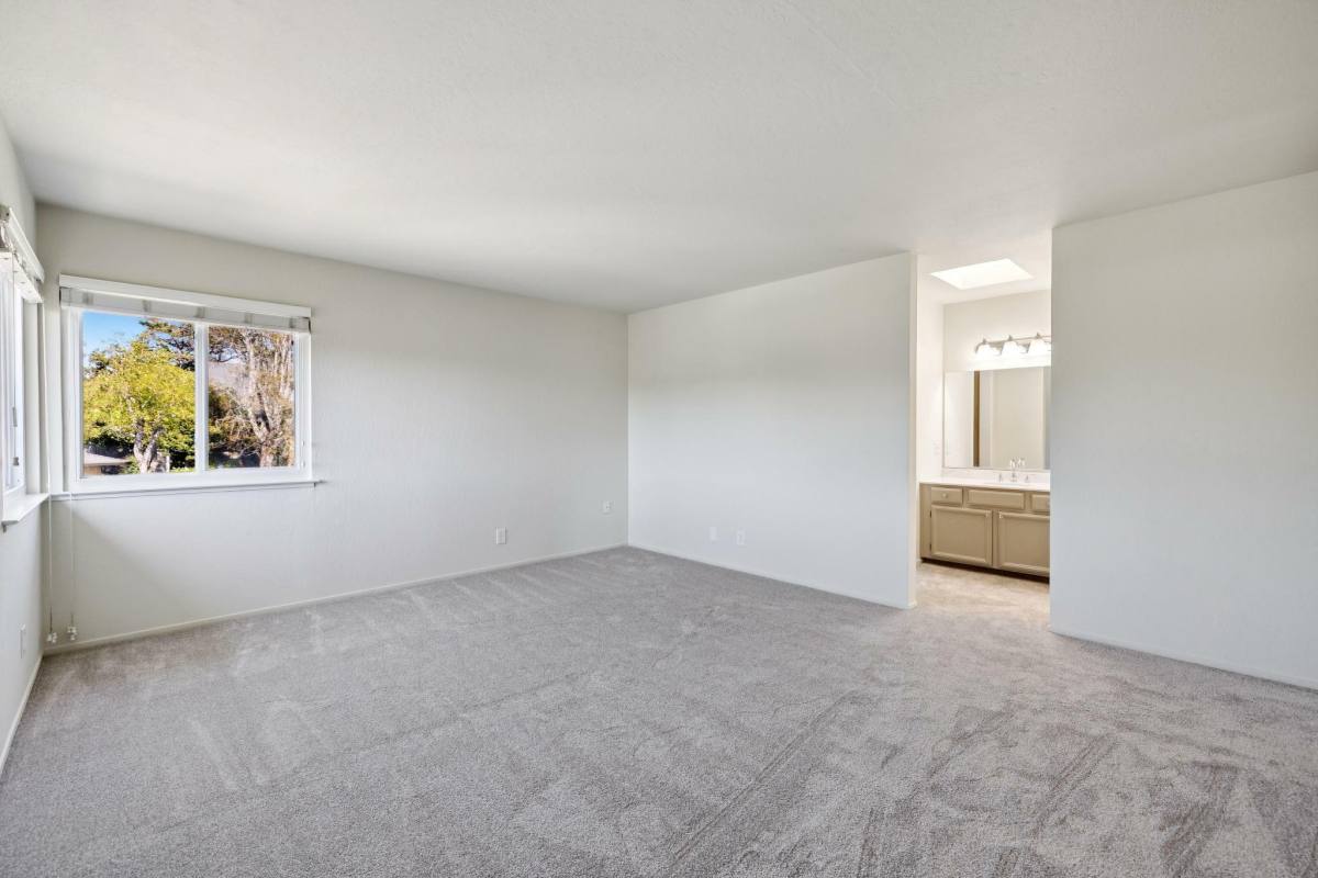 Townhouse for rent at 2016 Fairmont Dr, San Mateo, CA 94402