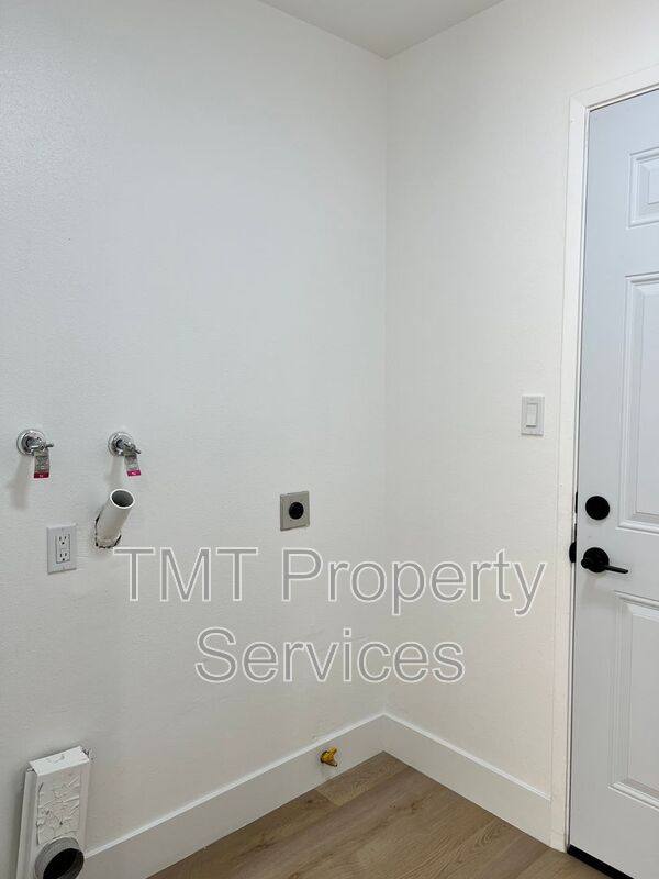 House for rent at 610 E Newlove Dr #I, Santa Maria, CA 93454