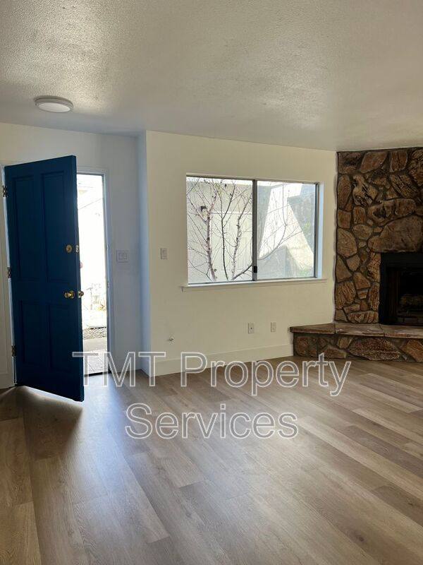House for rent at 610 E Newlove Dr #I, Santa Maria, CA 93454