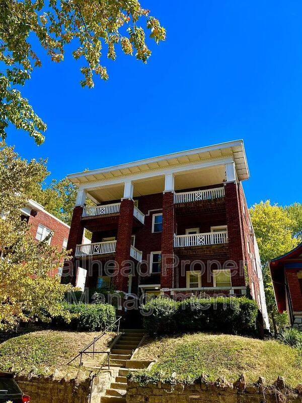 Apartment for rent at 4013 Charlotte St #1N, Kansas City, MO 64110