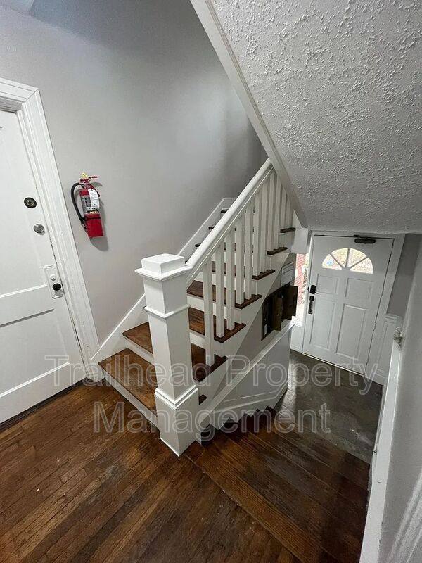 Apartment for rent at 4013 Charlotte St #1N, Kansas City, MO 64110