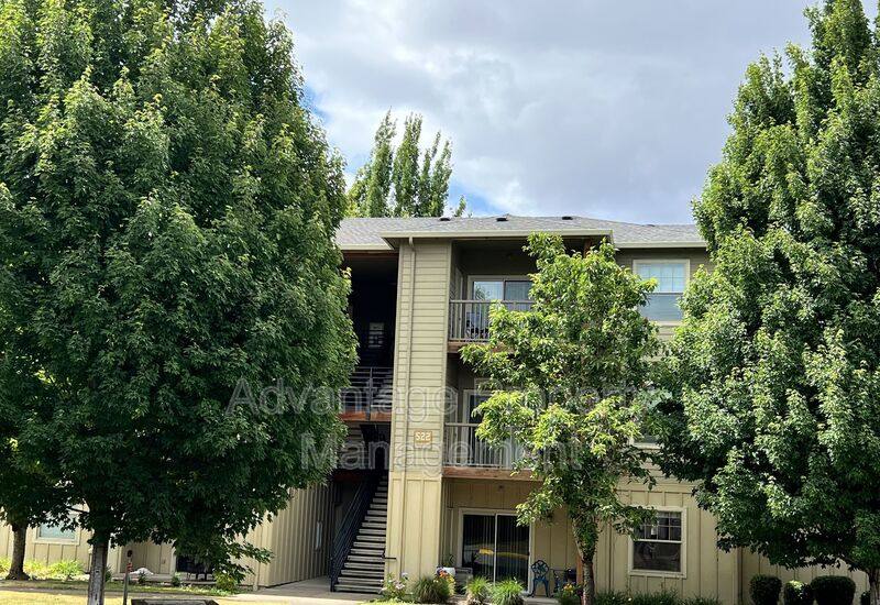 Apartment for rent at 537 N Catron Place #12, Monmouth, OR 97361