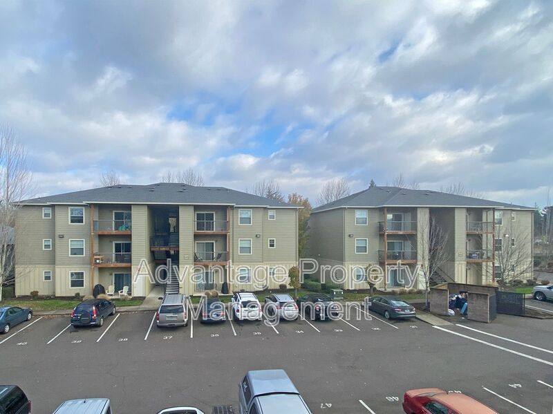 Apartment for rent at 537 N Catron Place #12, Monmouth, OR 97361