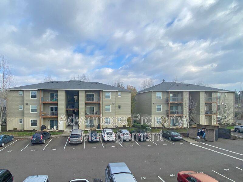 Apartment for rent at 537 N Catron Place #12, Monmouth, OR 97361