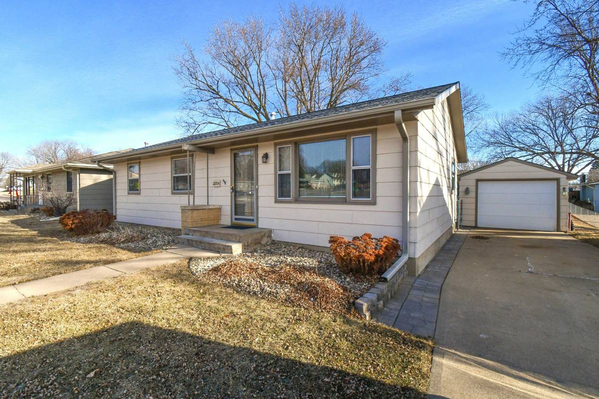 House for rent at 2204 S Jefferson Ave, Sioux Falls, SD 57105