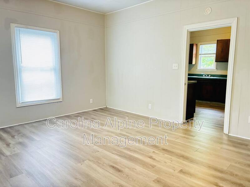 Apartment for rent at 408 Leland, Charlotte, NC 28214